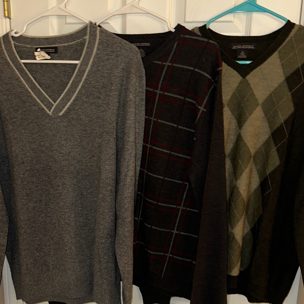 Gray V-Neck Men's Sweater